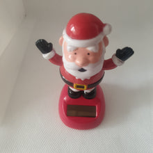Cargar imagen en el visor de la galería, Papa Noel con energia Solar