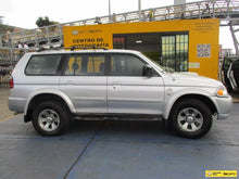 Cargar imagen en el visor de la galería, Mitsubishi Nativa GLS 4x4 2800CC AT AA 2009