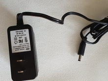 Cargar imagen en el visor de la galería, Hub multiplicador de 4 puertos usb trednet con fuente de poder