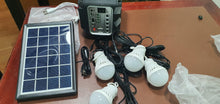 Cargar imagen en el visor de la galería, Kit energia solar 4 bombillos, radio ,bluetooth linterna, bateria recargable puertos usb y micro sd